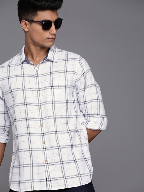 

WROGN Men White & Blue Slim Fit Checked Casual Shirt