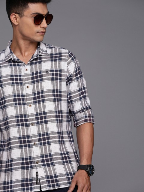 

WROGN Men White & Navy Blue Slim Fit Checked Casual Shirt