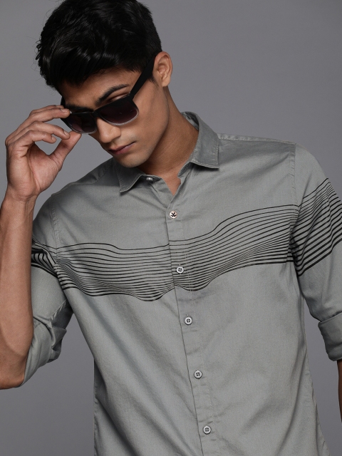 

WROGN Men Grey & Black Slim Fit Horizontal Stripes Opaque Striped Casual Shirt