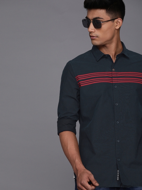 

WROGN Men Navy Blue & Red Slim Fit Striped Casual Shirt