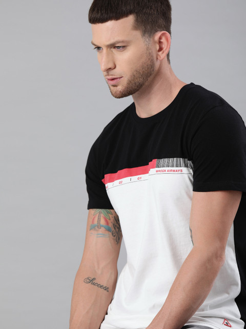 

WROGN Men Black & White Pure Cotton Slim Fit Colourblocked Round Neck T-shirt