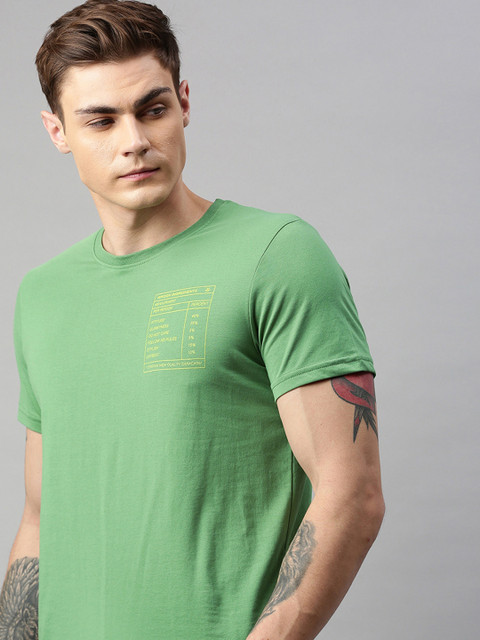 

WROGN Men Green Slim Fit Solid Round Neck T-shirt with Printed Detail