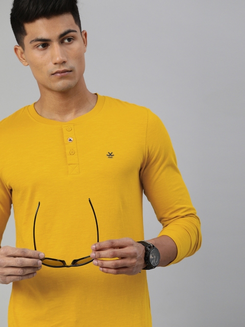 

WROGN Men Mustard Yellow Pure Cotton Slim Fit Solid Henley Neck T-shirt