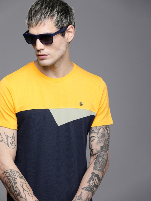 

WROGN Men Yellow & Navy Blue Cotton Colourblocked T-shirt