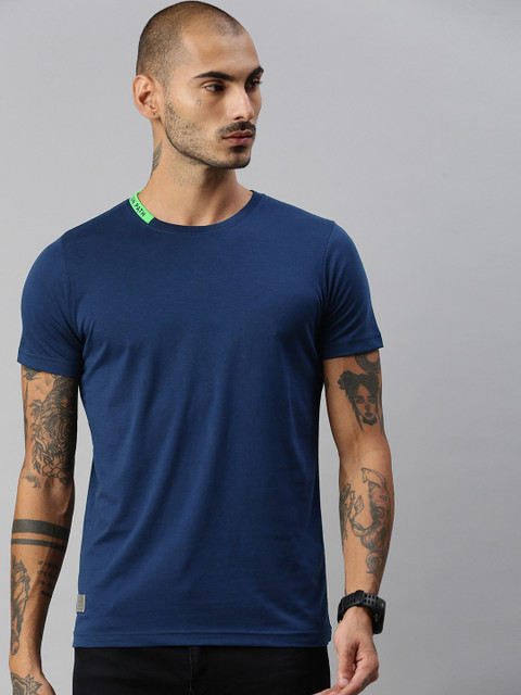

WROGN Men Navy Blue Slim Fit T-shirt with Printed Detail