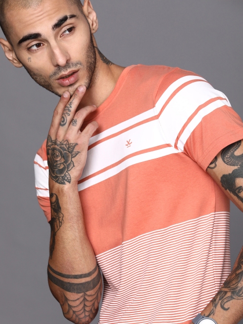 

WROGN Men Coral Pink & White Slim Fit Striped Round Neck T-shirt