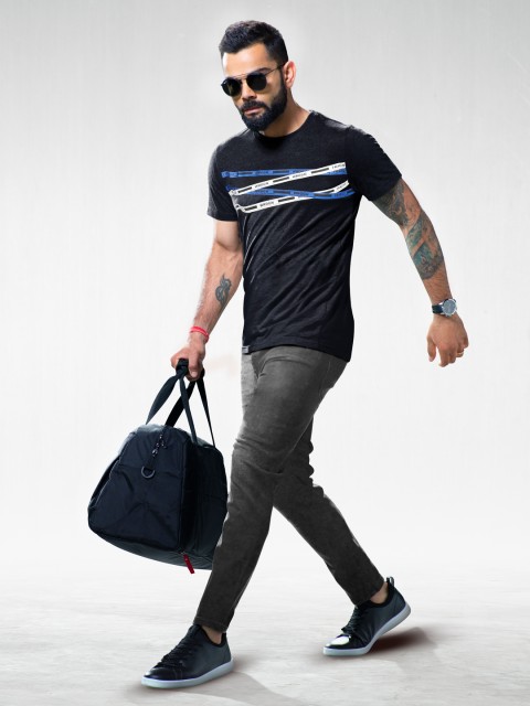 

WROGN Men Black Slim Fit Printed Round Neck T-shirt