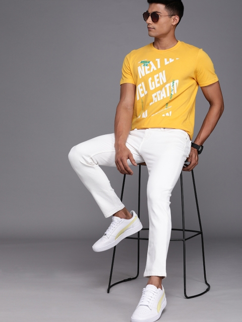 

WROGN Men Yellow & White Printed Round Neck T-shirt