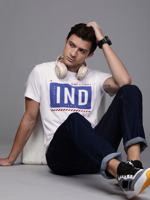 

WROGN Men White Slim Fit City Code Printed Round Neck T-shirt