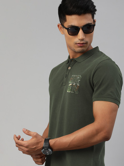 

WROGN Men Olive Green Slim Fit Solid Polo Collar T-shirt with Applique Detailing