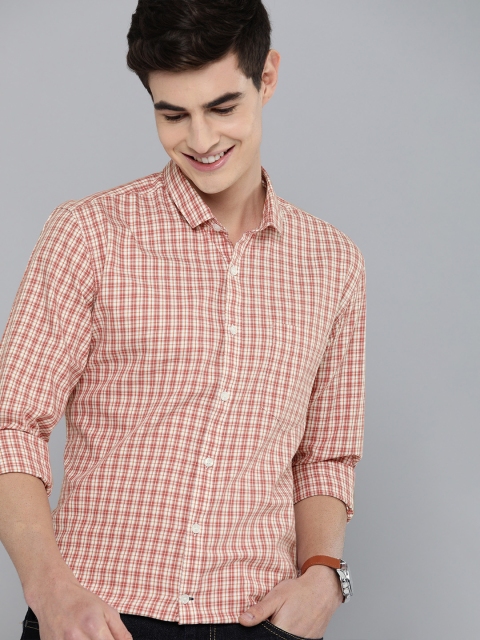 

Mast & Harbour Men Coral Pink & White Regular Fit Checked Casual Shirt