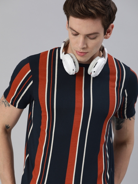 

WROGN Men Navy Blue & Off White Slim Fit Striped Round Neck T-shirt