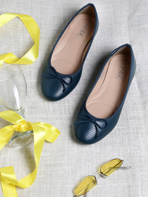 

Mode by Red Tape Women Teal Solid Ballerinas