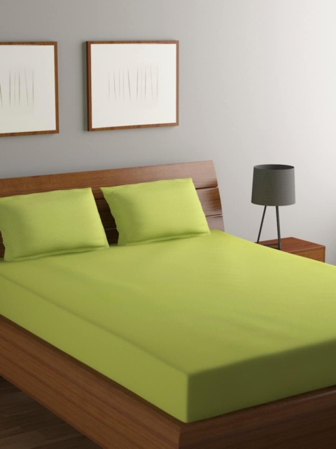 

Bromwick Lime Green Solid 180 TC Polycotton 1 Queen Bedsheet with 2 Pillow Covers