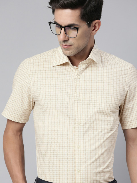 

Louis Philippe Men Cream-Coloured & Brown Regular Fit Checked Pure Cotton Formal Shirt
