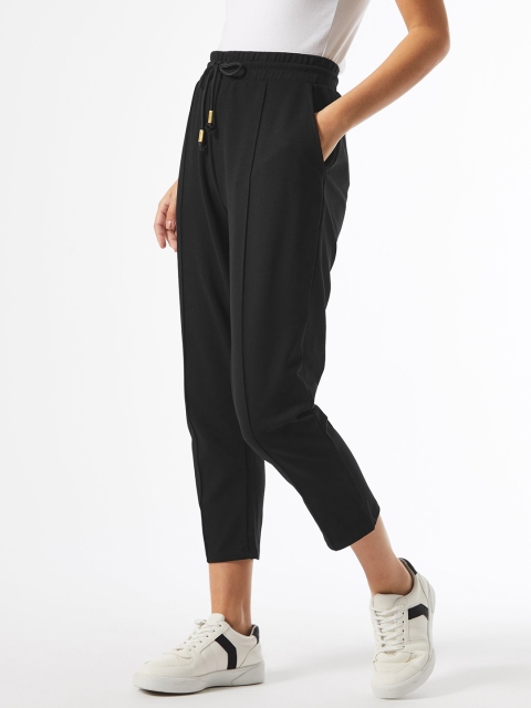 

DOROTHY PERKINS Women Petite Black Regular Fit Solid Cropped Regular Trousers