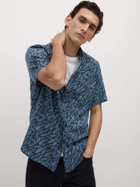 

MANGO MAN Navy Blue Solid Regular Fit Casual Shirt