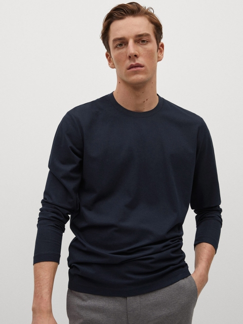 

MANGO MAN Men Navy Blue Solid Round Neck T-shirt
