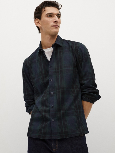 

MANGO MAN Navy Blue & Green Solid Regular Fit Cotton Sustainable Casual Shirt