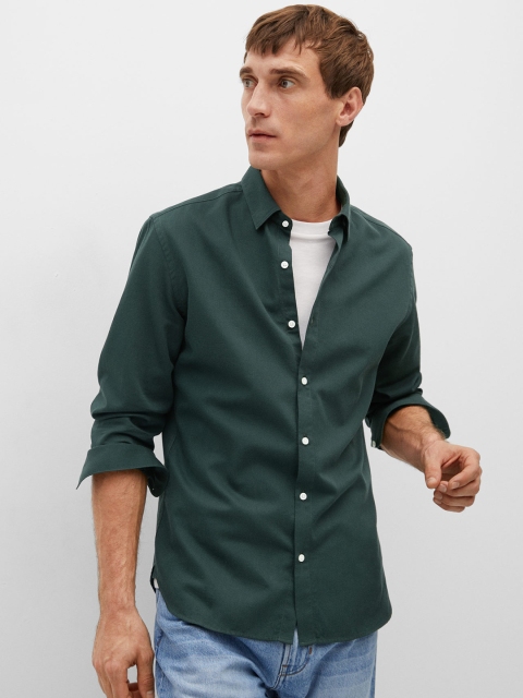 

MANGO MAN Green Pure Cotton Slim Fit Solid Casual Shirt