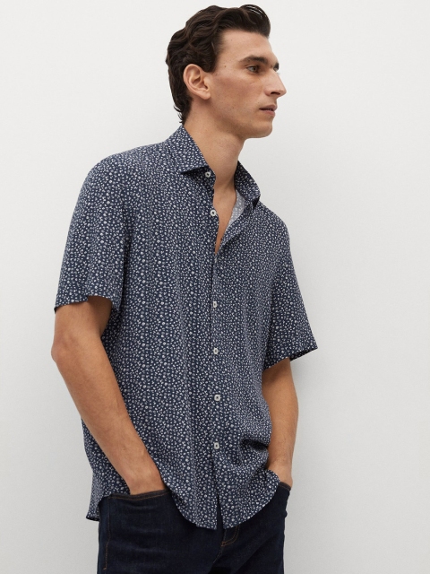 

MANGO MAN Navy Blue & White Regular Fit Micro Ditsy Printed Casual Shirt
