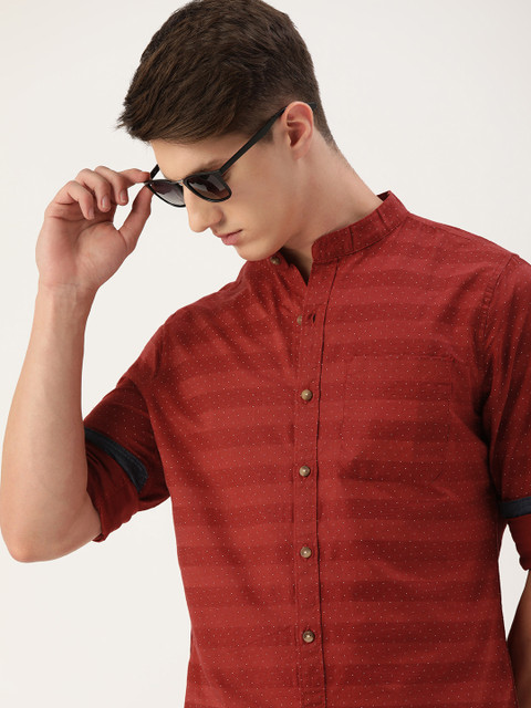 

SINGLE Men Maroon & Off-White Slim Fit Ditsy Geometric Print Pure Cotton Casual Shirt