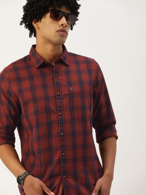 

SINGLE Men Maroon & Navy Blue Slim Fit Checked Casual Shirt