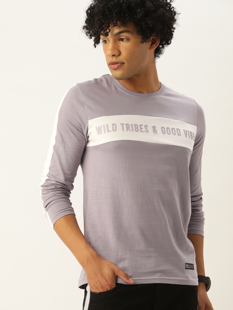 

SINGLE Men Grey & White Striped Slim Fit Cotton T-shirt with Printed Detail