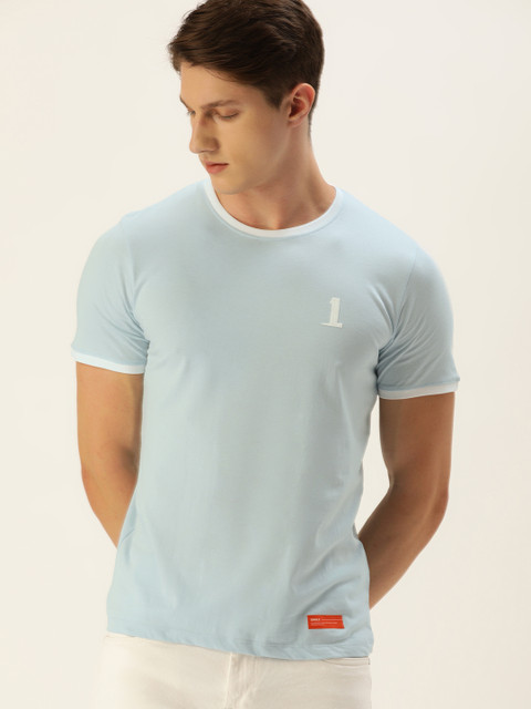 

SINGLE Men Blue Regular Fit Solid Round Neck T-shirt with Printed Detail