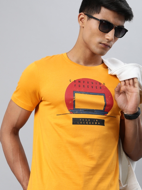 

WROGN Men Mustard Yellow Printed Slim Fit Round Neck T-shirt