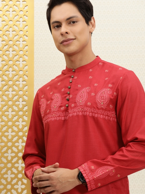 

House of Pataudi Men Red Ethnic Motifs Embroidered Regular Rozana Kurta Set