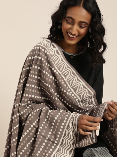 

Taavi Grey & Off-White Pure Cotton Bagru Print Dupatta