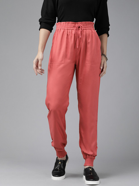 

Roadster Women Rust Red Solid Joggers