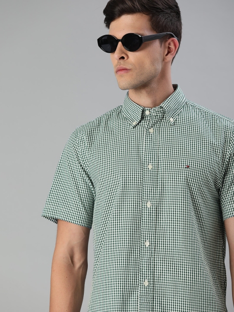 

Tommy Hilfiger Men Green & White Regular Fit Checked Pure Cotton Casual Shirt