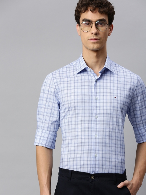 

Tommy Hilfiger Men Blue & White Regular Fit Checked Casual Shirt