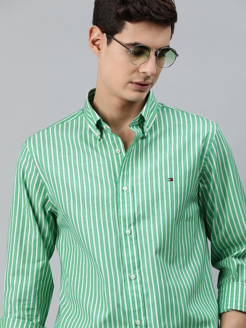 

Tommy Hilfiger Men White & Green Regular Fit Striped Casual Shirt