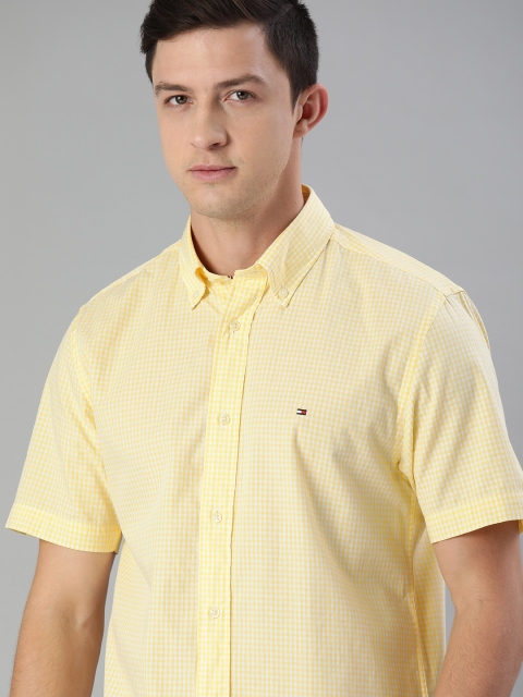 

Tommy Hilfiger Men Yellow & White Regular Fit Checked Pure Cotton Casual Shirt