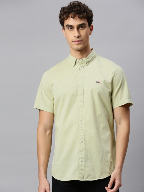 

Tommy Hilfiger Men Green Slim Fit Solid Casual Shirt