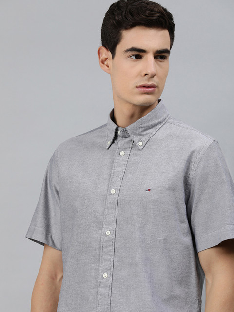 

Tommy Hilfiger Men Blue Regular Fit Solid Oxford Organic Cotton Casual Shirt