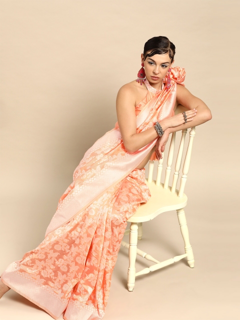 

SHAVYA Peach-Coloured & White Lucknowi Zari Woven Design Celebrity Saree