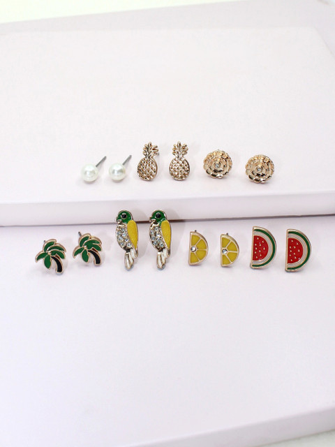 

Runway Ritual Multicoloured Set of 7 Animal Shaped Studs Earrings, Multi
