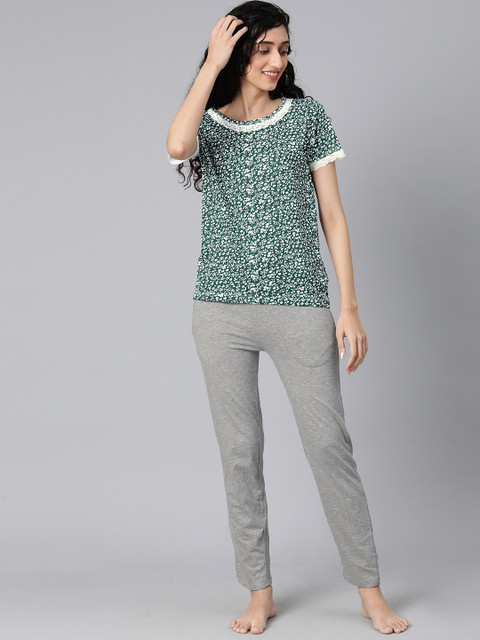 

HERE&NOW Women Green & White Printed Night suit