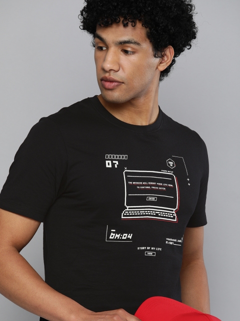 

Kook N Keech Men Black White Typography Printed Pure Cotton T-shirt