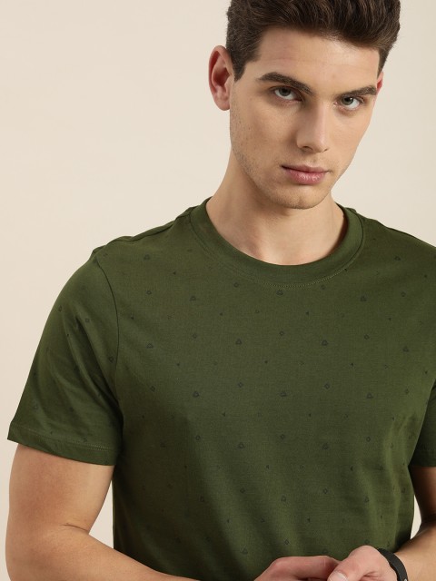 

INVICTUS Men Olive Green Geometric Printed Pure Cotton T-shirt