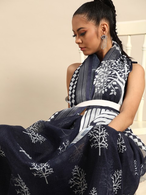 

SHAVYA Navy Blue & White Pure Cotton Indigo Printed Saree