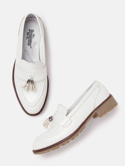 

Roadster Women White Solid Tasselled Loafers