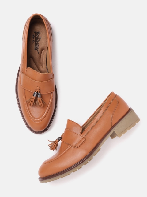 

Roadster Women Tan Brown Solid Tasselled Loafers