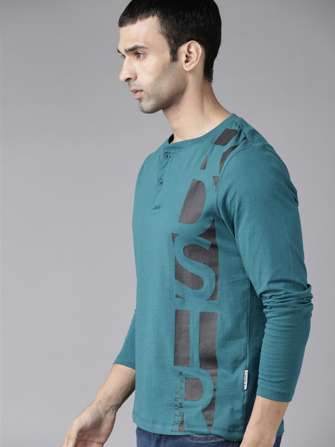 

Roadster Men Green & Black Pure Cotton Brand Logo Printed Henley Neck T-shirt