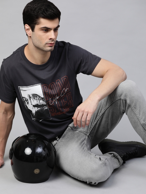 

Roadster Men Charcoal Grey Pure Cotton Typography Printed T-shirt