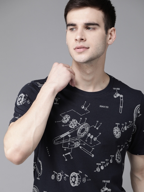 

Roadster Men Navy Blue Off White Biker Print Pure Cotton T-shirt